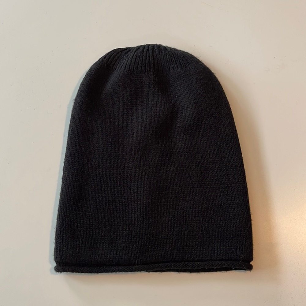 Black toque